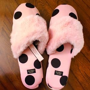 NWT Victoria's Secret Satin Spa Slippers Pink M